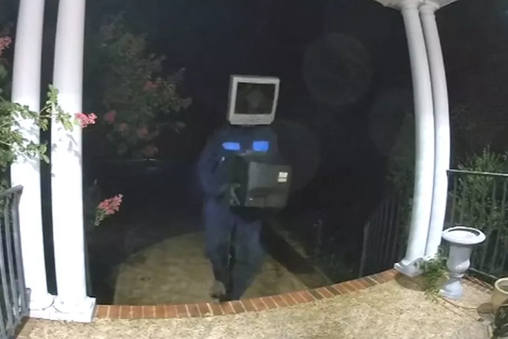 Person wearing a TV on their head spotted leaving old TVs on porches in Virginia
